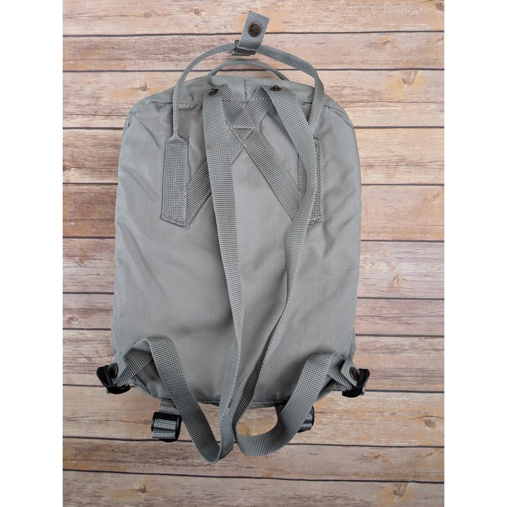 Fjallraven 23561 Kanken Mini Backpack Unisex Sage Green Vinylon F Small Daypack - Picture 4 of 4